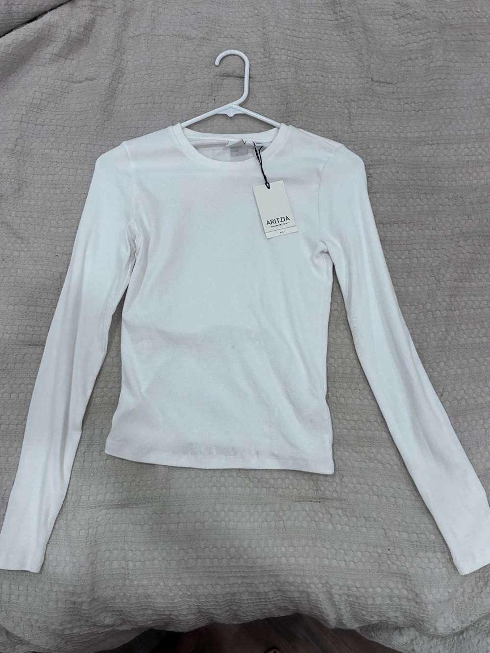 Aritzia White Long-Sleeve Crewneck Tee